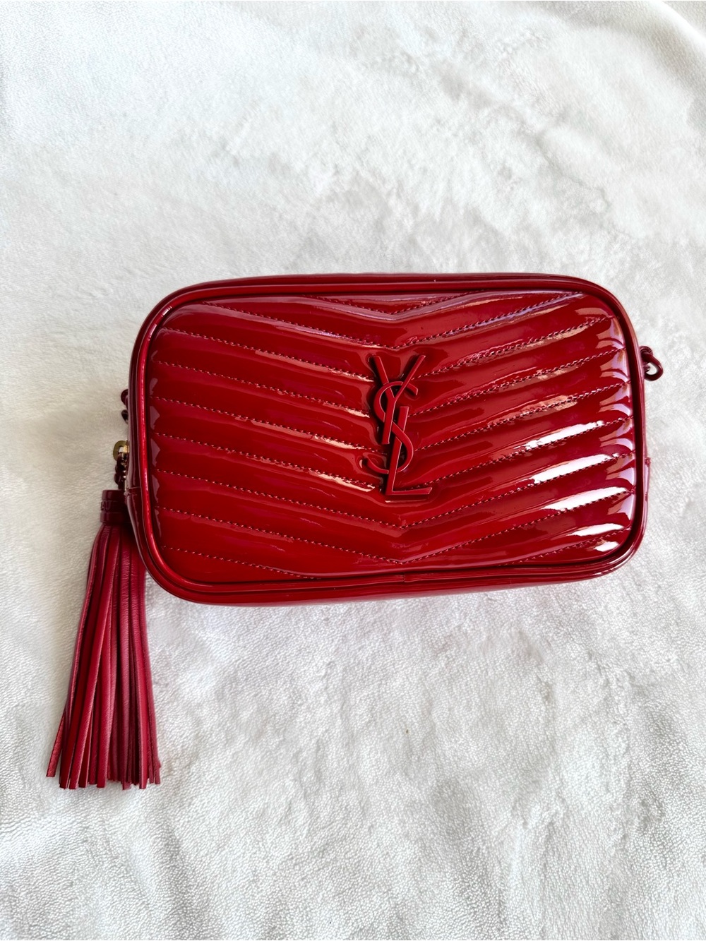 Yves Saint Laurent YSL Chevron Quilted Patent Lou Camera Bag - Picture 4 of 17